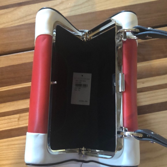 Prada bag, pristine condition. Originally $3200 - Picture 4 of 4